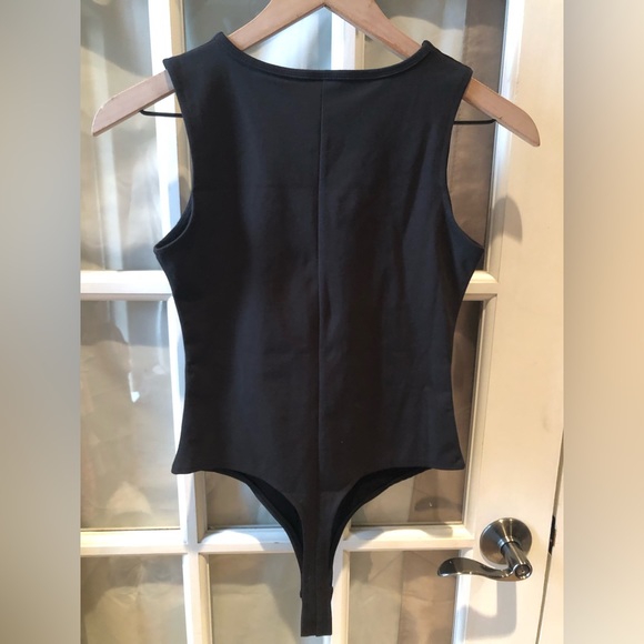 Double lined sleeveless sexy V neck tank tops fashion bodysuits in black size XS - Picture 9 of 10